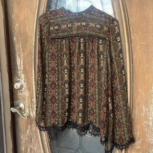 Max Studio Sheer Lace Top!  Small